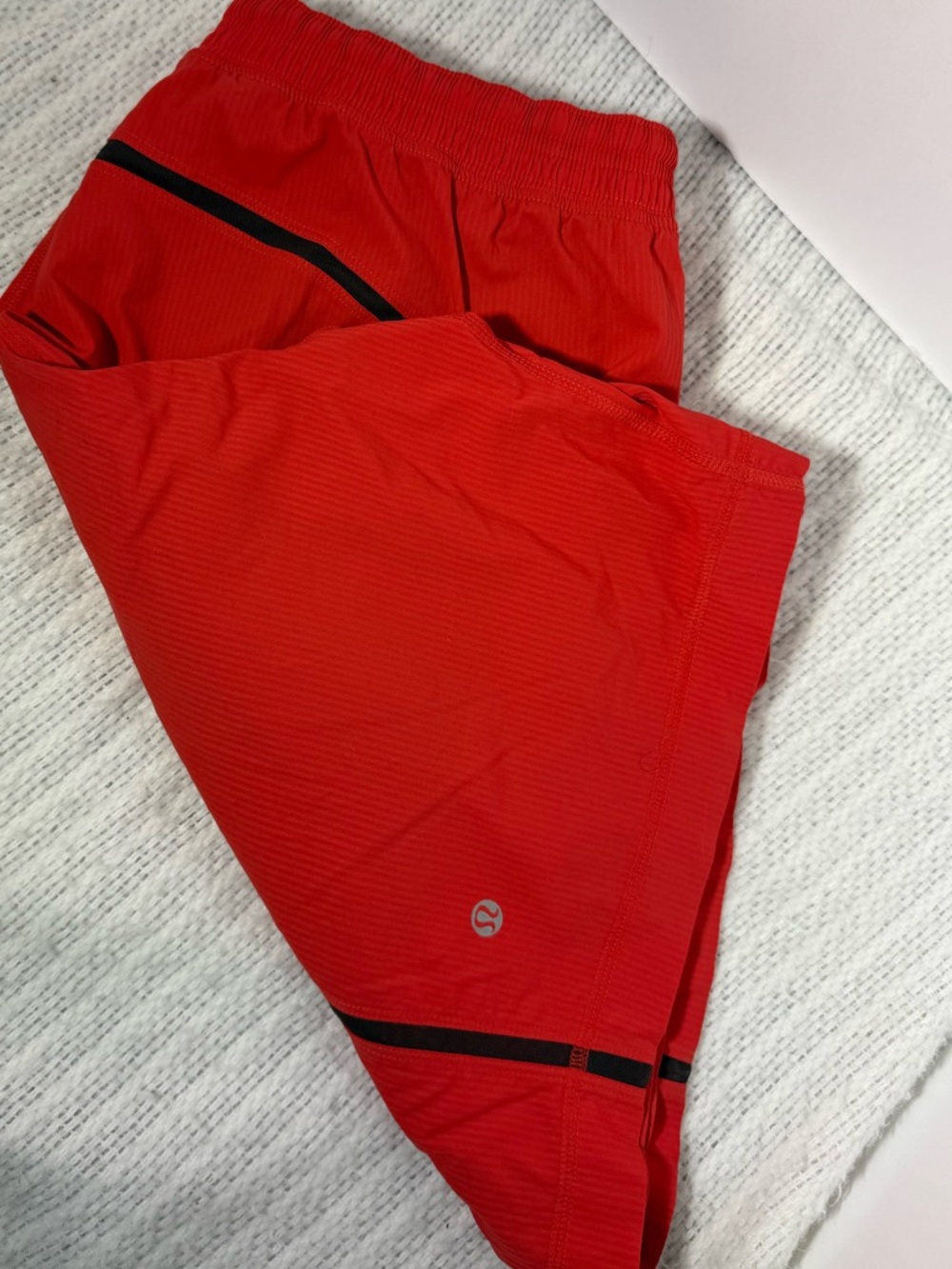 🎈Lululemon Men’s Athletic Shorts Red ~ Lined Training Shorts (size 34)📍